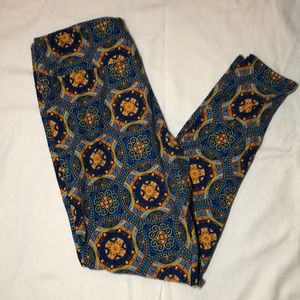 Lularoe leggings sz tall/curvy